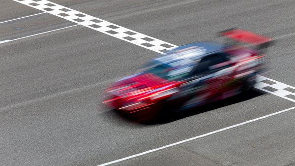 Achat, vente et location : dénichez votre voiture de course!